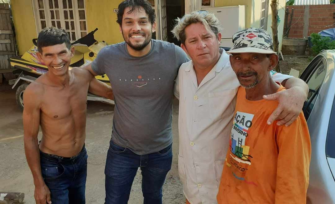 David Hall tem reunião na Baixada da Sobral e concede entrevista à TV Gazeta