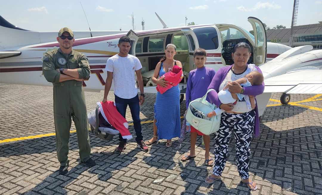 Pacientes de Thaumaturgo são levados em avião do governo para atendimento em Cruzeiro do Sul