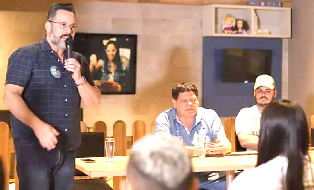 Na Fricarnes, Alan Rick fala a trabalhadores e reforça incentivo para a geração de emprego