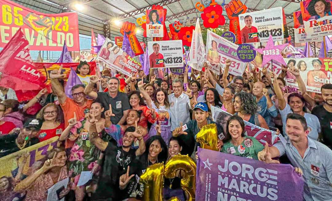 Petistas realizam ato de apoio à candidatura de Nazaré Araújo em quadra na Baixada