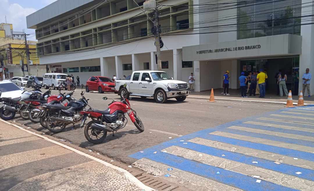 Centro de Rio Branco continua com pouco movimento de eleitores pela parte da manhã 