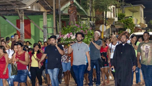 Vigésima nona caminhada de São Francisco movimenta grande quantidade de fiéis em Boca do Acre