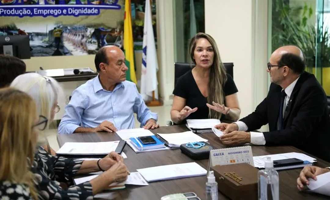 Prefeitura recebe promotores de justiça do Ministério Público para tratar de políticas públicas para idosos, crianças e adolescentes