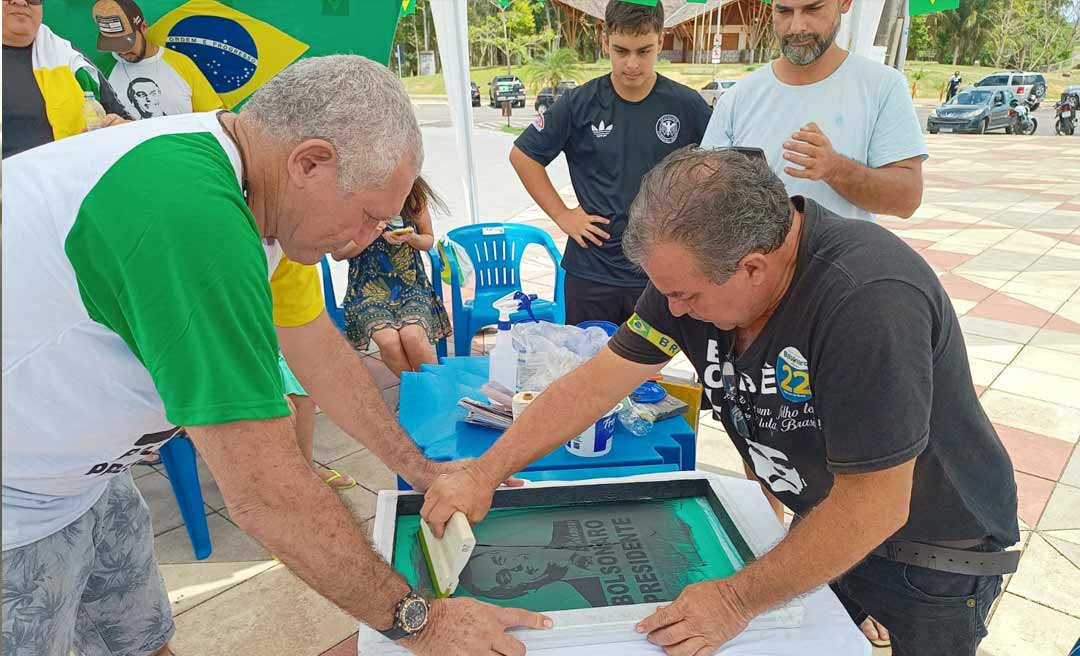 Pintando o Mito - Bolsonaristas se reúnem no Lago do Amor em dia de pintura de camisetas de Bolsonaro