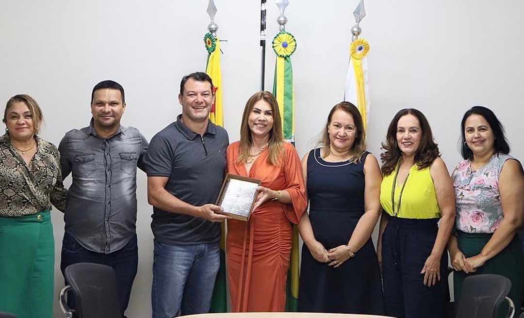 Em reunião com reitoria da UFAC, Roberto Duarte ouve reivindicações e se compromete com apoio na alocação de emendas