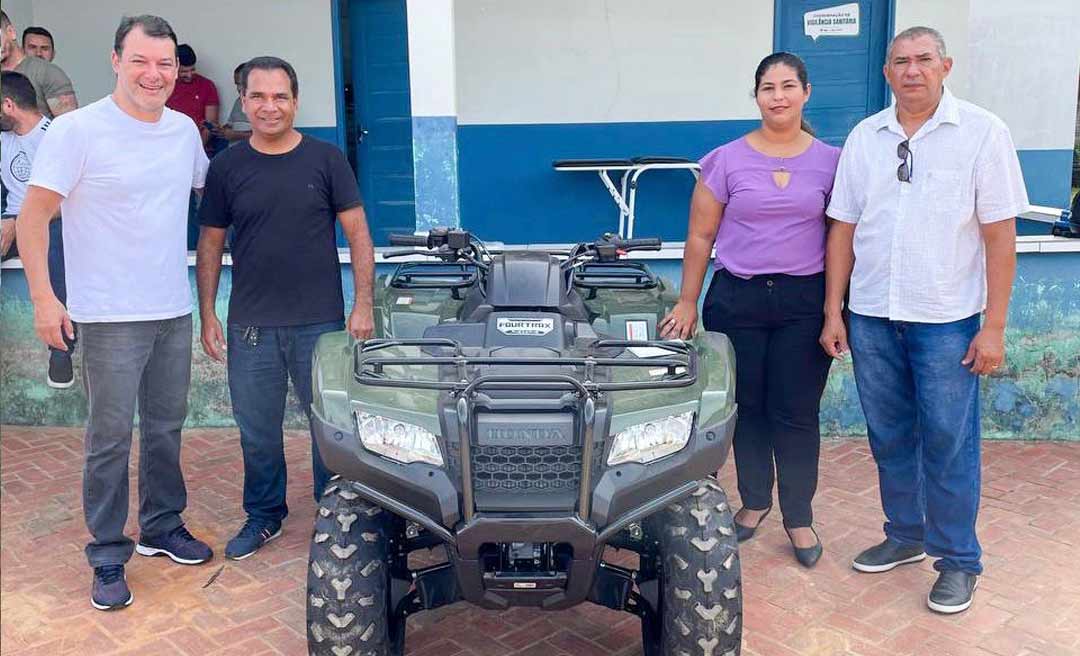 Roberto Duarte entrega quadriciclo para reforçar ações de saúde na zona rural de Rodrigues Alves