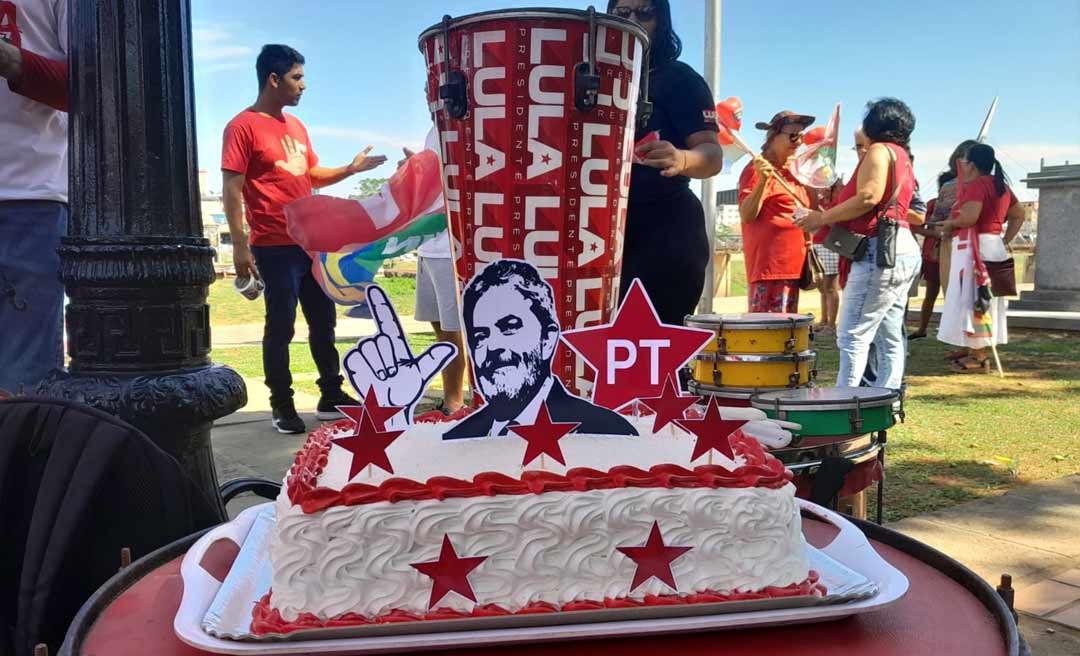 No Acre, petistas comemoram aniversário de Lula