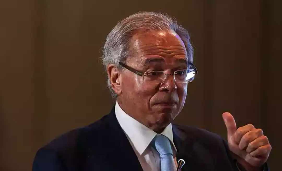 Ministro Paulo Guedes afirma 'nós roubamos menos', mas se corrige em seguida