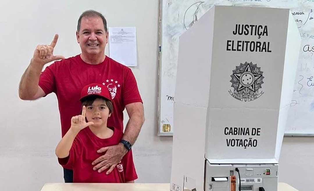 “Pelos humildes, pela ciência”, diz Tião Viana após votar em Lula neste domingo