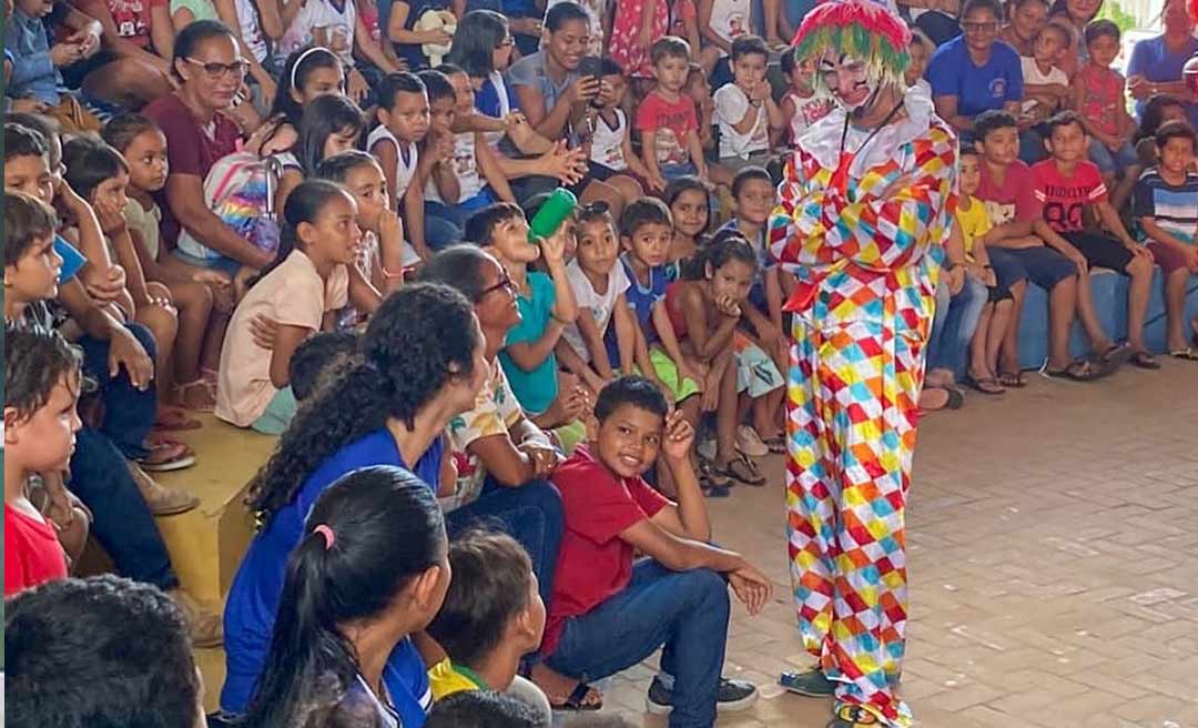 Prefeitura de Cruzeiro do Sul realiza Circuito Teatral na Vila Santa Luzia, BR 364