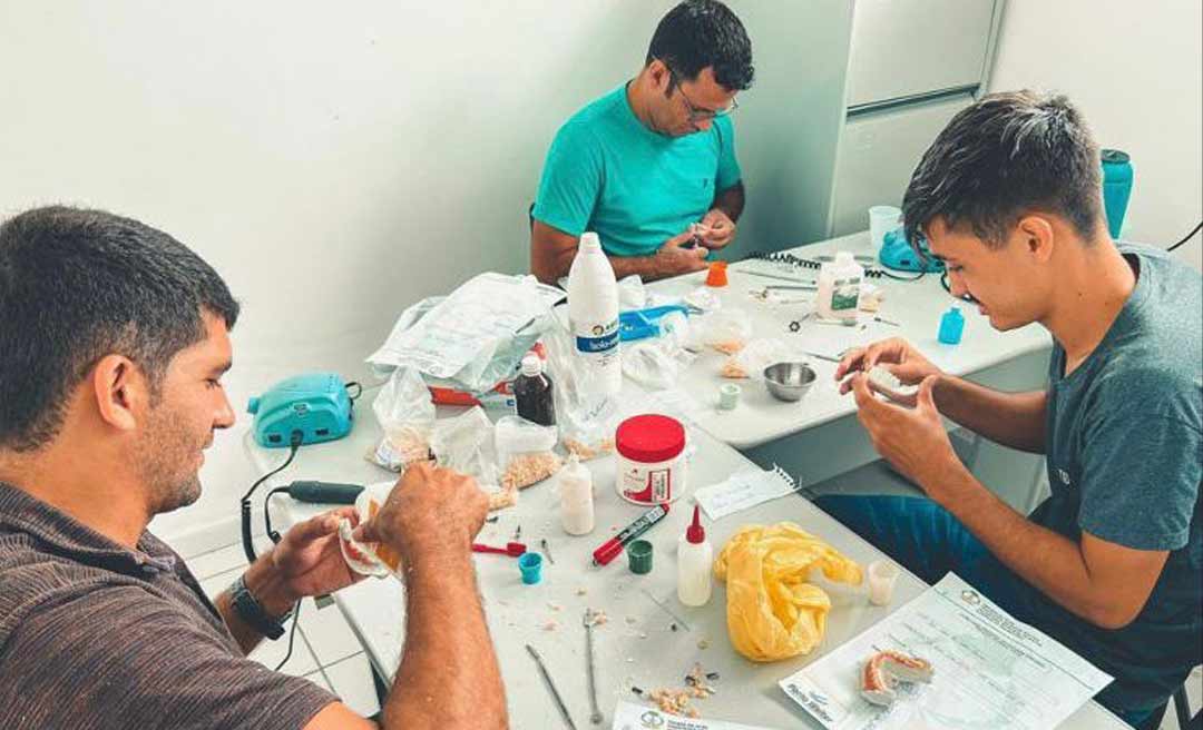 Porto Walter inicia distribuição de próteses dentárias para ribeirinhos fruto de emenda do deputado Gonzaga