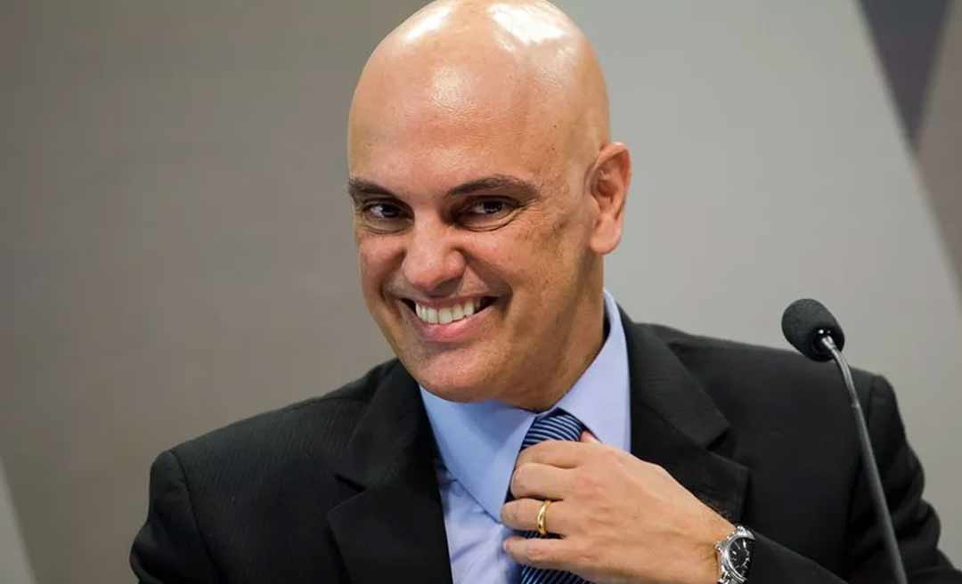 Bolsonaristas comemoram falsa prisão de Moraes em Porto Alegre