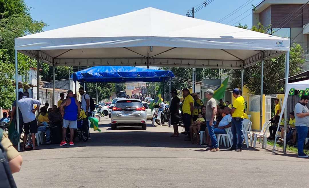 PM avisa que manifestantes tem que ter autorização da prefeitura para manter tendas instaladas na Valério Magalhães