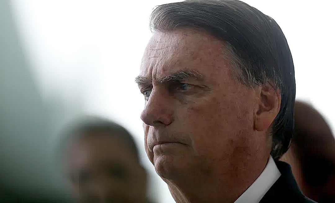 Bolsonaro terá direito a assessores, motoristas e carros oficiais como ex-presidente; veja todos os benefícios