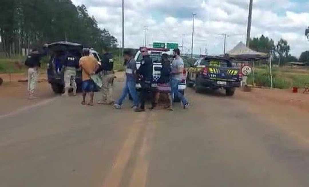 Oito pessoas são presas em bloqueio em Vilhena, RO, por causa de ações extremistas