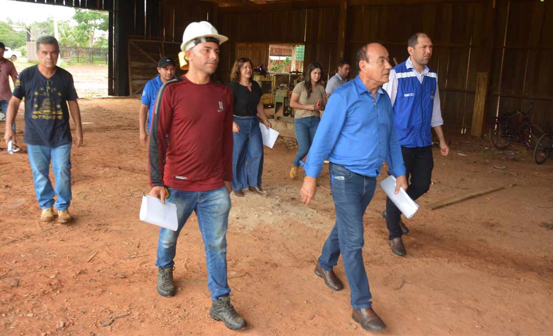 Prefeito Bocalom acompanha andamento do projeto 1.001 moradias populares em  um único dia