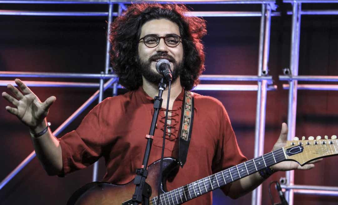 Músico Diogo Soares apresenta projeto de show autoral em escolas de Rio Branco