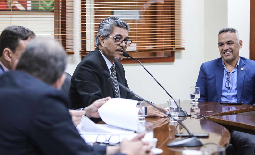 A pedido de Edvaldo e Zen, Aleac realiza audiência e governo acena com convocação de professores