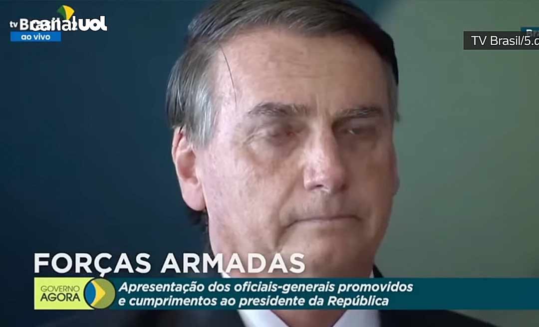 Ao lado de Michelle, Bolsonaro chora em evento militar, mas não discursa