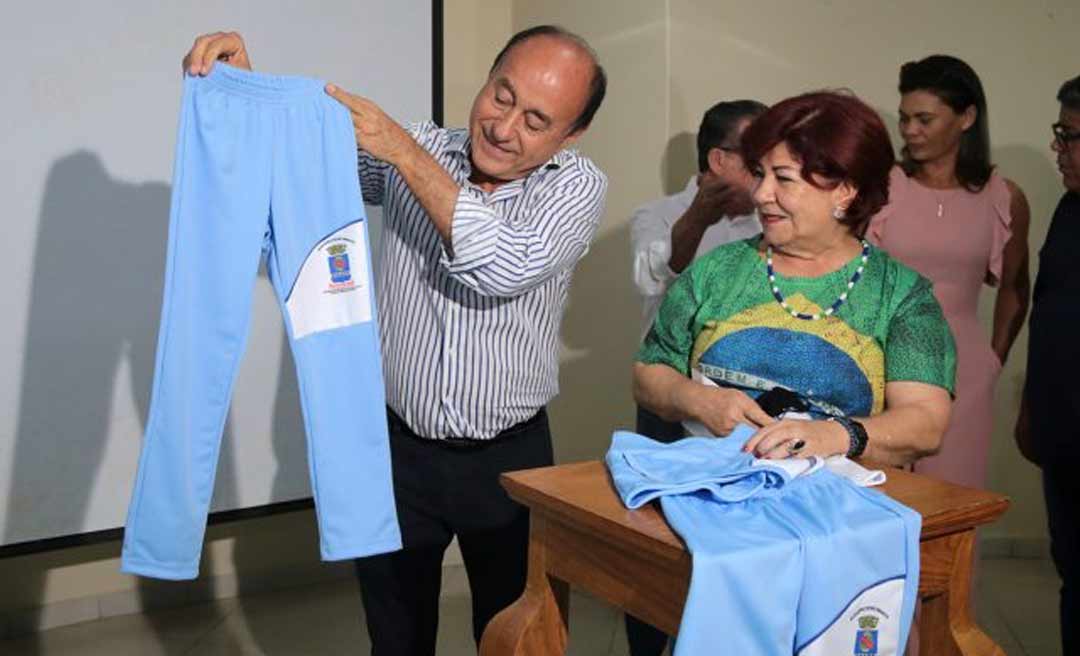 Farda azul: Com investimentos de R$ 3, 5 milhões, Bocalom apresenta uniforme gratuito para alunos das escolas municipais