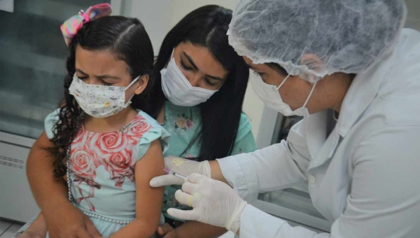 Saúde faz mutirão em Rio Branco para ampliar vacinação infantil contra covid neste sábado