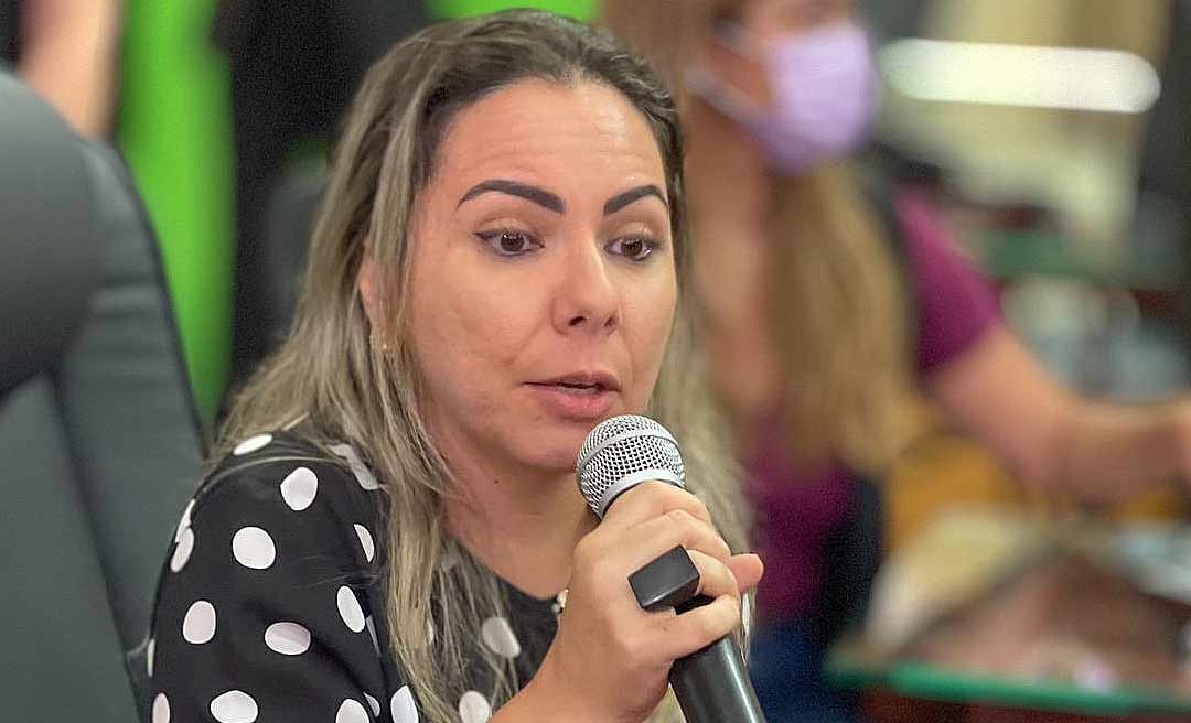 Presidente da Comissão da Mulher Advogada diz que Judiciário está “abarrotado de dinheiro” e afirma: “não dar para trabalhar só com amor”