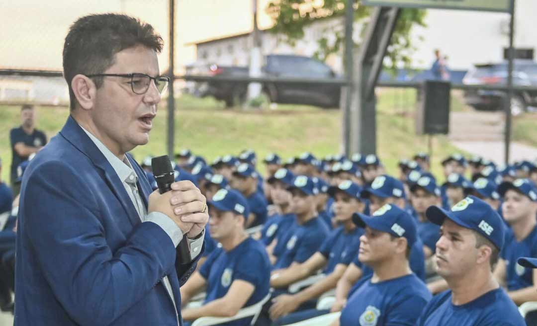 Gladson realiza aula inaugural dos agentes socioeducativos aprovados no concurso do ISE