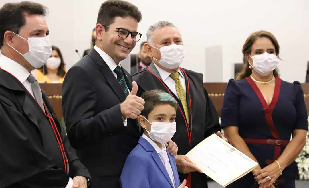 Em discurso de diplomação, Gladson Cameli deixa no ar sentimento de perseguição e afirma: “não vou recuar, não irei temer”