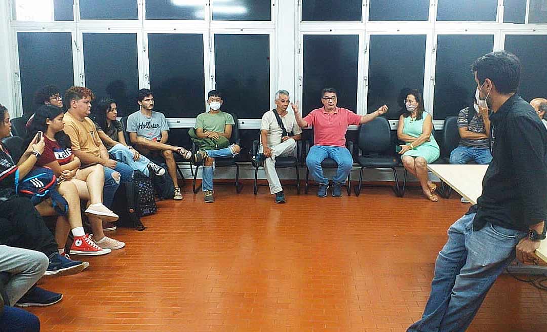 Estudantes da Ufac querem a suspensão das aulas por causa do fechamento do Restaurante Universitário