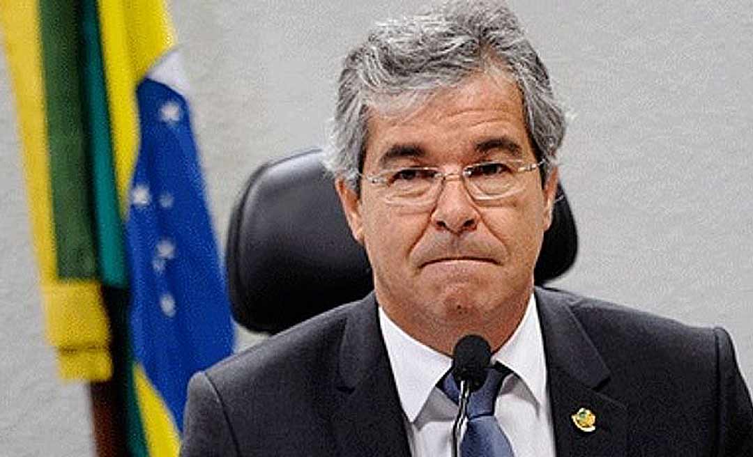 Após o Notícias da Hora revelar supersalário de Jorge Viana na Apex, petista pede suspensão temporária da pensão de ex-governador