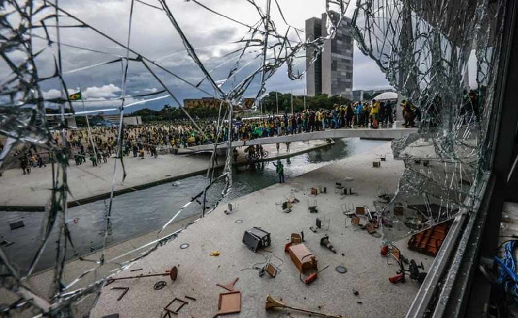 Socorro Neri crítica ataques de bolsonaristas e pede punição rigorosa: “Isso não é democracia!”