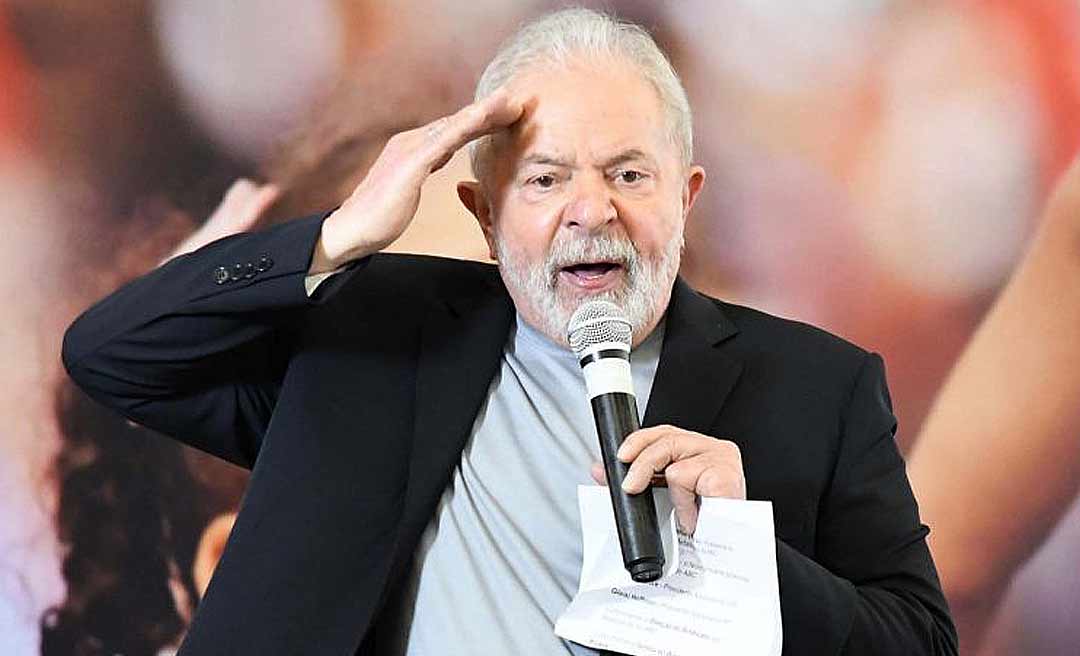 Lula ordenou a todos os seus ministros que demitam o máximo possível de militares em cargo no Governo Federal