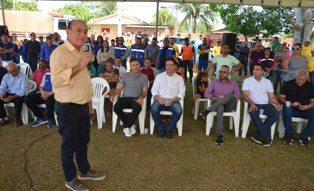 Prefeito de Rio Branco, Tião Bocalom realiza visita técnica na Baixada da Sobral e conversa com moradores e comerciantes