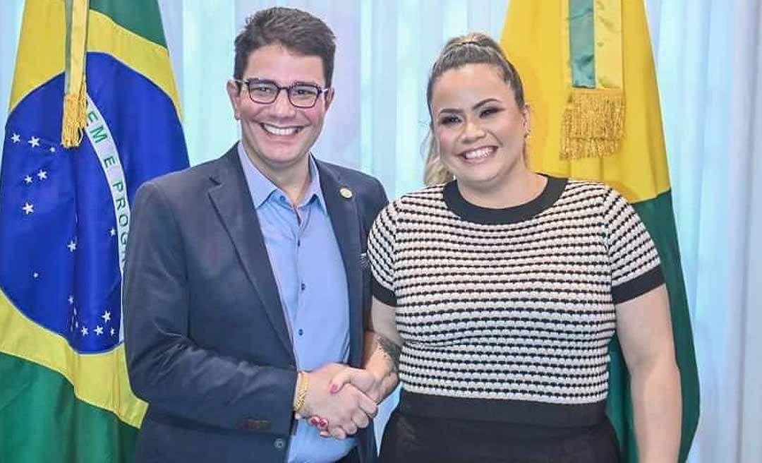 Gladson diz que Michelle Melo foi escolhida para ser líder do governo na Aleac para ajudar e não “para bater palmas”