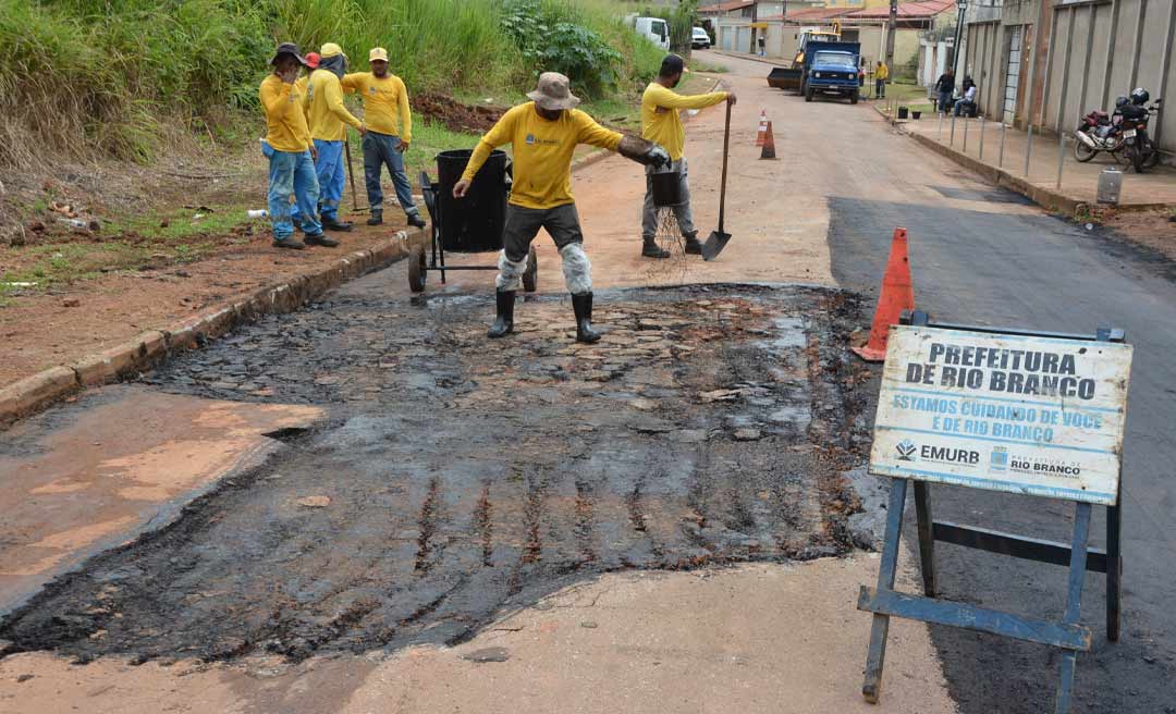 Prefeitura de Rio Branco acelera no serviço de tapa-buracos nas vias da capital