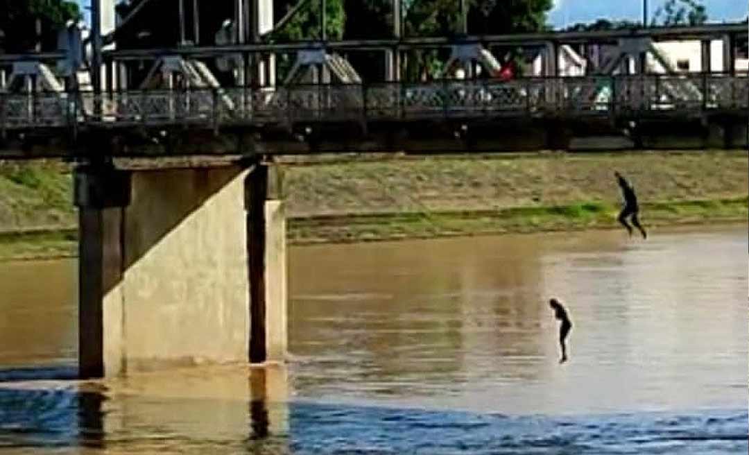 Em Rio Branco, jovens arriscam a vida pulando da Ponte Metálica