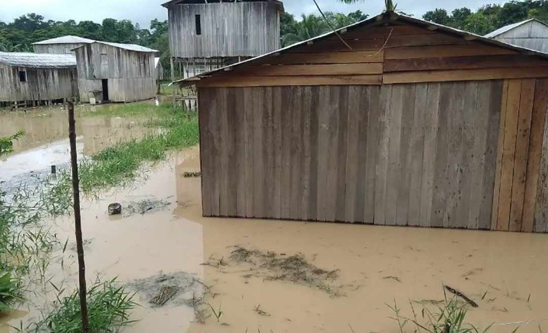 Em Jordão, casas ficam alagadas após forte chuva que caiu na cidade