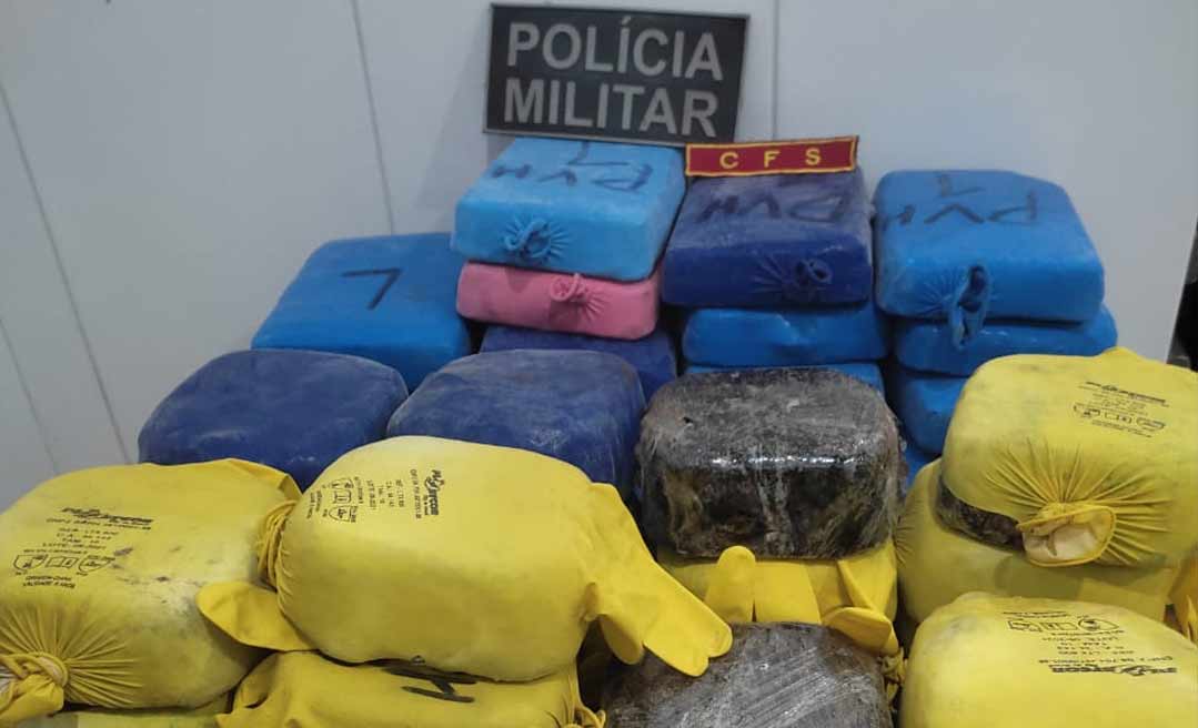 PM apreende aproximadamente 45 quilos de drogas escondidas em sacos de farinha