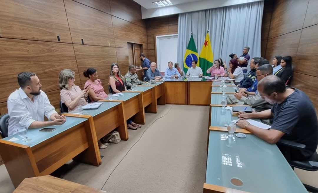 Gabinete de crise é criado para tentar humanizar situação de imigrantes no Acre