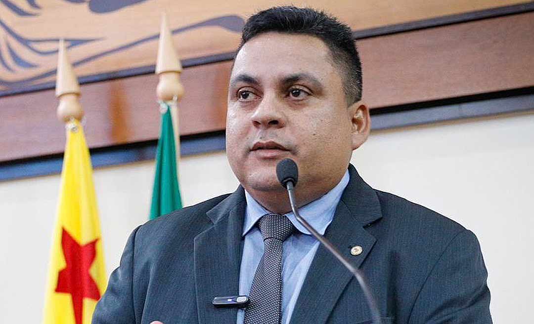 Deputado Gilberto Lira elogia ações do governo, mas sai em apoio aos profissionais de saúde e Idaf