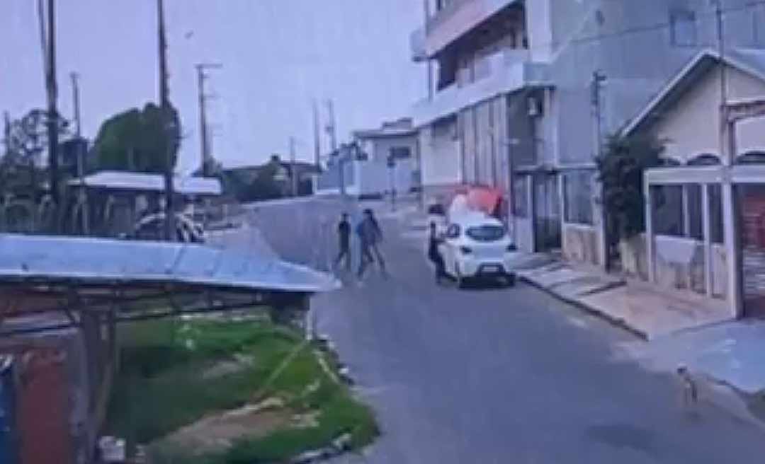 Bandidos rendem mulher no bairro do Telégrafo, em Cruzeiro do Sul, roubam veículo e tocam o terror em posto de saúde