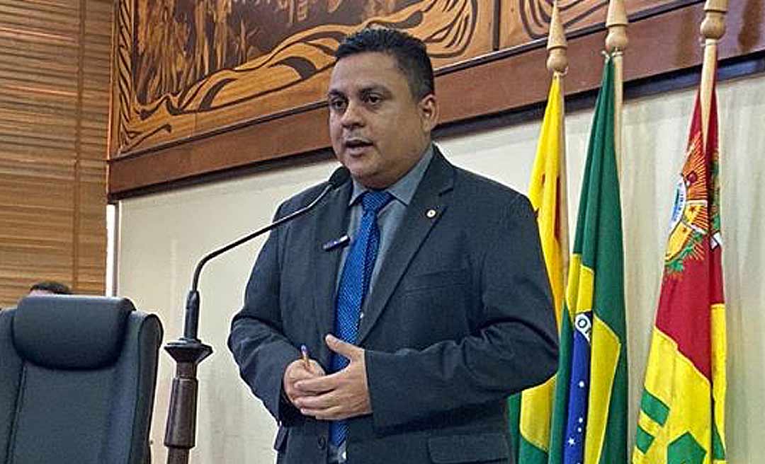 Gilberto Lira pede convocação do cadastro de reserva, reforma do museu de Sena e apoio aos projetos culturais