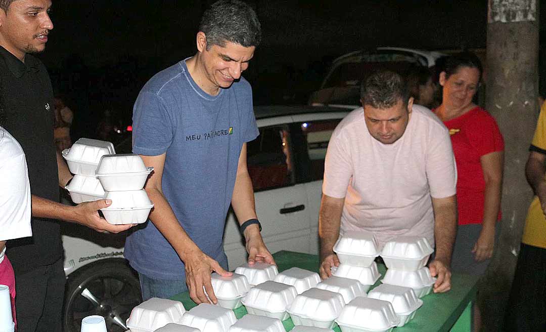 Calegário ‘cai na água’ e presta auxílio a atingidos pela enxurrada que atingiu Rio Branco