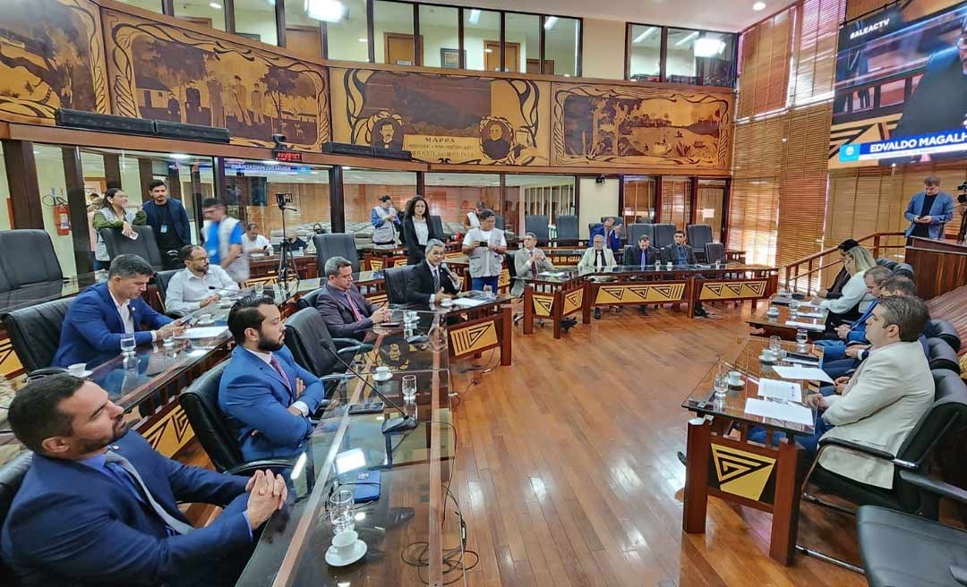 Na Aleac, deputados discutem enchentes no Acre e defendem alinhamento das ações