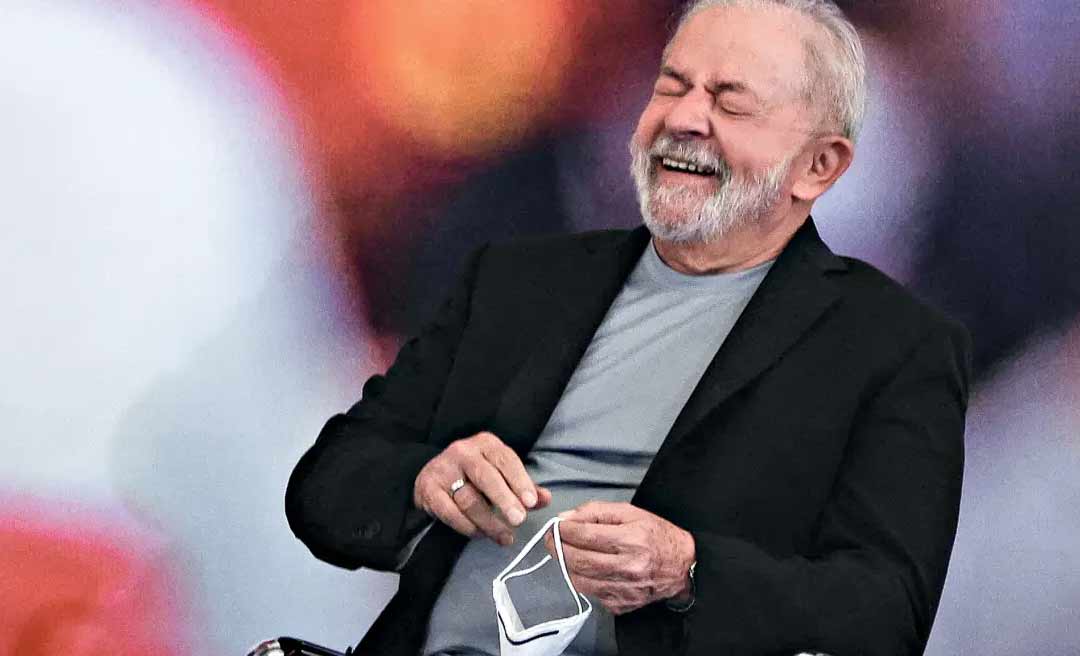 A aliados, presidente Lula zomba da volta do ex-presidente Bolsonaro: 'Tem vaga no circo?'