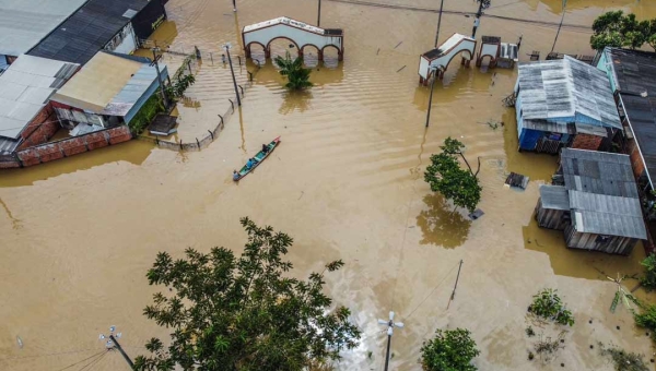 Rio Acre baixa seis centímetros em 12 horas, chega a 17, 65 metros e dá sinais de vazante