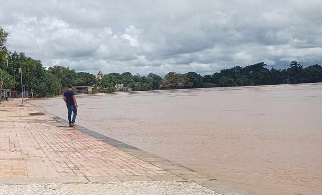 Rio Acre recua oito centímetros e já está abaixo de 17 metros em Rio Branco