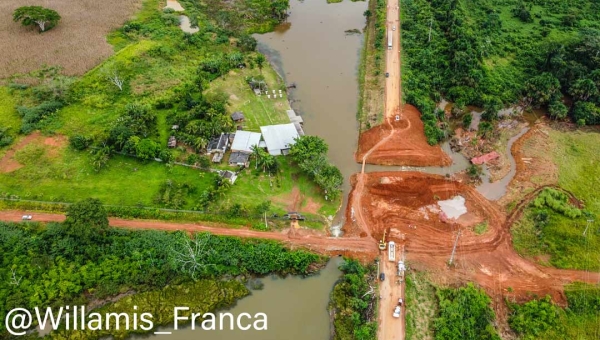 Representantes comerciais alegam prejuízos e falta de interesse do poder público para reconstrução da BR-364, no trecho do Quinauá