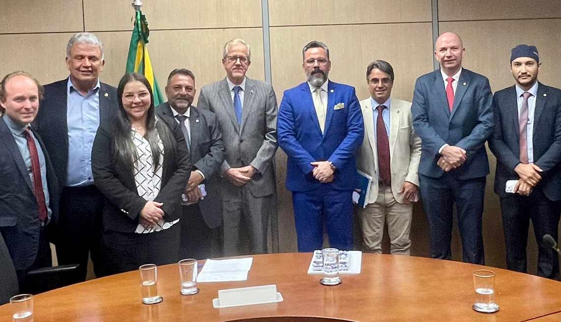 Alan Rick mobiliza parlamentares do Norte por suspensão dos bloqueios das madeireiras e prazo para regularização de áreas rurais embargadas