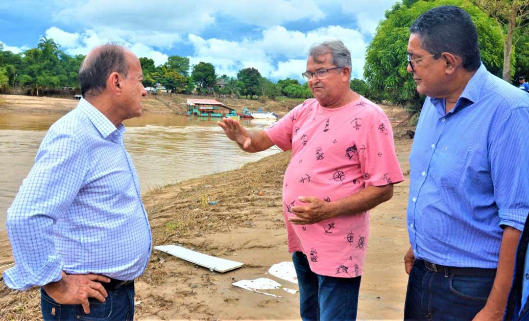 No Bairro da Base, Bocalom conversa com atingidos pela enchente e garante apoio a Zé do Branco